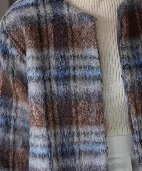 PREFERIR(プレフェリール)の「シャギーチェック ショート ジャケット(ノーカラージャケット・レディース・ブラウン/ネイビー・MEDIUM)」の7枚目の写真