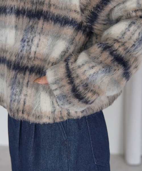 PREFERIR(プレフェリール)の「シャギーチェック ショート ジャケット(ノーカラージャケット・レディース・ブラウン/ネイビー・MEDIUM)」の19枚目の写真