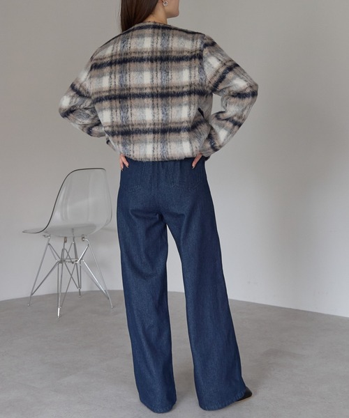 PREFERIR(プレフェリール)の「シャギーチェック ショート ジャケット(ノーカラージャケット・レディース・ブラウン/ネイビー・MEDIUM)」の12枚目の写真