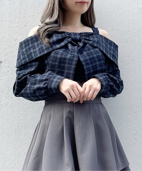 abc une face(アーベーセーアンフェイス)の「オフショルリボンブラウス(シャツ/ブラウス・レディース・レッド/ネイビー系/ホワイト系その他/ホワイト・FREE)」の17枚目の写真