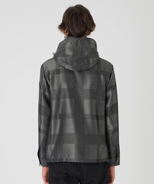 BLACK LABEL CRESTBRIDGE(ブラックレーベル・クレストブリッジ)の「シャドーチェックカルゼパーカー(パーカー・メンズ・グレー系その他/ブラック/ブルー・M/L/XL)」の17枚目の写真