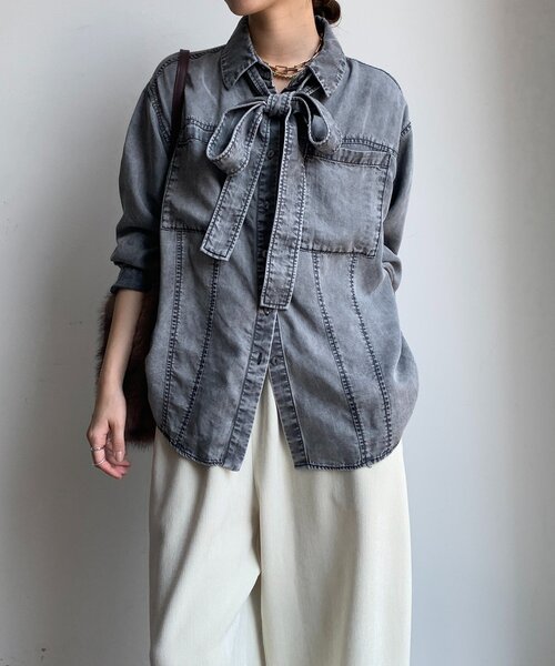 DouDou（ドゥドゥ）の「【WEB限定】棒タイ2WAYリヨセルデニムシャツ（シャツ/ブラウス・レディース・インディゴブルー/ブラック・FREE）」の2枚目の写真
