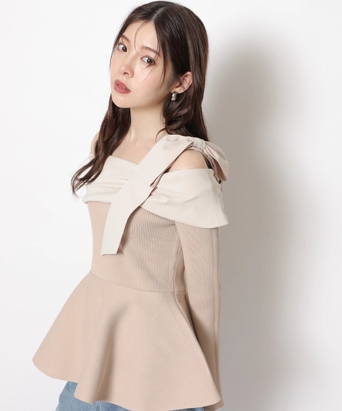 Rirandture（リランドチュール）の「オフショルリボンドッキングニット