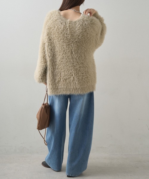 PUAL CE CIN（ピュアルセシン）の「シャギーニットVネックカーディガン（カーディガン/ボレロ・レディース・ベージュ/チャコールグレー・FREE）」の4枚目の写真