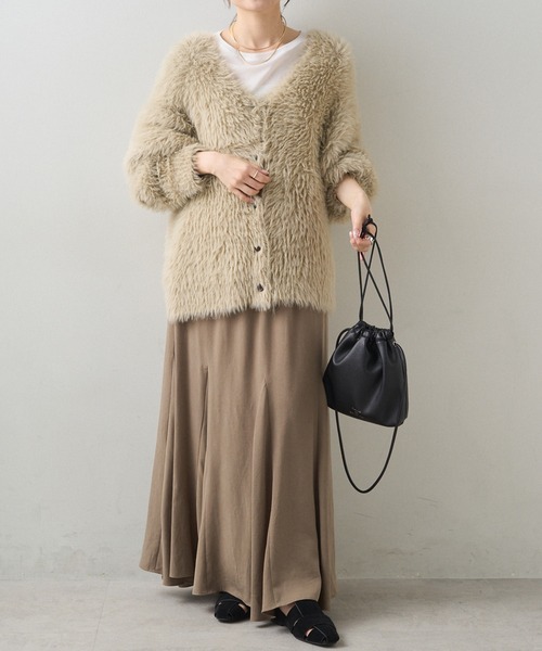 PUAL CE CIN（ピュアルセシン）の「シャギーニットVネックカーディガン（カーディガン/ボレロ・レディース・ベージュ/チャコールグレー・FREE）」の8枚目の写真