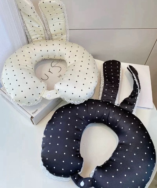 Made in I（メイドインアイ）の「Rabbit design dot neck pillow（クッション/クッションカバー・レディース・アイボリー/ブラック・FREE）」の6枚目の写真