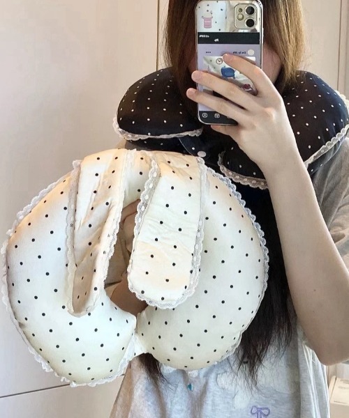 Made in I（メイドインアイ）の「Rabbit design dot neck pillow（クッション/クッションカバー・レディース・アイボリー/ブラック・FREE）」の14枚目の写真