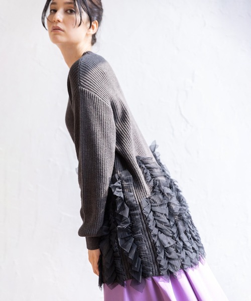 OSMOSIS（オズモーシス）の「チュールフリルニットプルオーバー（ニット/セーター・レディース・グレー/ブラック/チャコール/レッド・ONE SIZE）」の22枚目の写真