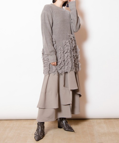 OSMOSIS（オズモーシス）の「チュールフリルニットプルオーバー（ニット/セーター・レディース・グレー/ブラック/チャコール/レッド・ONE SIZE）」の5枚目の写真