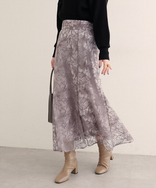 natural couture（ナチュラルクチュール）の「【WEB限定】〈osono〉長さ変えられるチュール刺繍レーススカート（スカート・レディース・グレイッシュベージュ/ネイビー/ボルドー・FREE）」の10枚目の写真