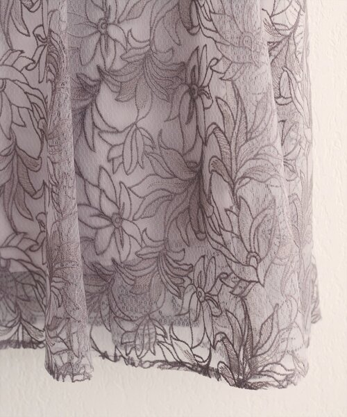 natural couture（ナチュラルクチュール）の「【WEB限定】〈osono〉長さ変えられるチュール刺繍レーススカート（スカート・レディース・グレイッシュベージュ/ネイビー/ボルドー・FREE）」の20枚目の写真