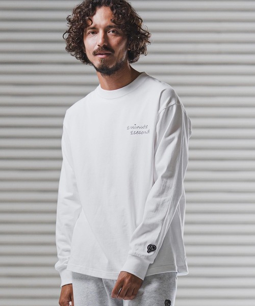 1minute 1second(ワンミニットワンセカンド)の「mlt5440-9oz USA cotton long sleeve cut&sewn with cursive embroidery ロングスリーブTシャツ(1M25F340)(Tシャツ/カットソー・メンズ・ホワイト/ホワイト×レッド/ブラック・S/M/L/XL)」の4枚目の写真