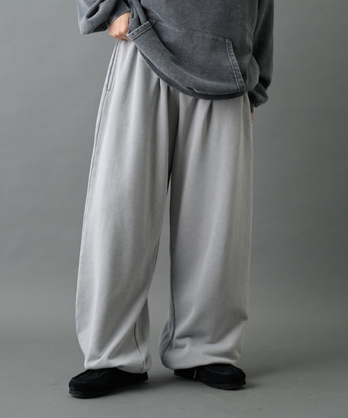 COLONY 2139(コロニートゥーワンスリーナイン)の「パウダー加工スウェットワイドパンツ(スウェットパンツ・メンズ・グレー/バーガンディー/ブラック・LARGE/MEDIUM)」の5枚目の写真