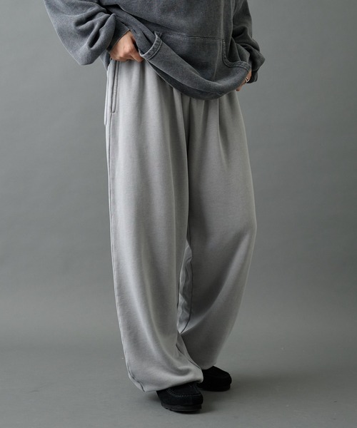 COLONY 2139(コロニートゥーワンスリーナイン)の「パウダー加工スウェットワイドパンツ(スウェットパンツ・メンズ・グレー/バーガンディー/ブラック・LARGE/MEDIUM)」の6枚目の写真