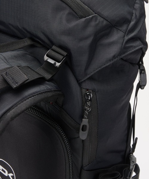 DAKINE(ダカイン)の「DAKINE POACHER BACKPACK 40L バックパック/リュック 【25-26SNOWモデル】/ダカインスキースノーボードギア(BCバックパック)(バックパック/リュック・メンズ・ブラック・FREE)」の18枚目の写真