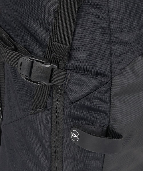 DAKINE(ダカイン)の「DAKINE POACHER BACKPACK 40L バックパック/リュック 【25-26SNOWモデル】/ダカインスキースノーボードギア(BCバックパック)(バックパック/リュック・メンズ・ブラック・FREE)」の14枚目の写真