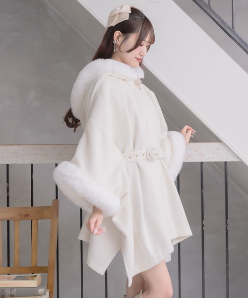 couture BY ROJITA(クチュールバイロジータ)の「ファーケープコート(その他アウター・レディース・ピンク/ホワイト/ブラック・FREE)」の22枚目の写真