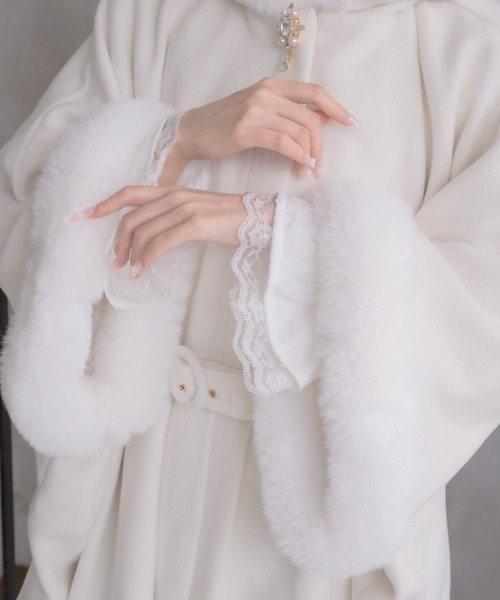 couture BY ROJITA(クチュールバイロジータ)の「ファーケープコート(その他アウター・レディース・ピンク/ホワイト/ブラック・FREE)」の9枚目の写真