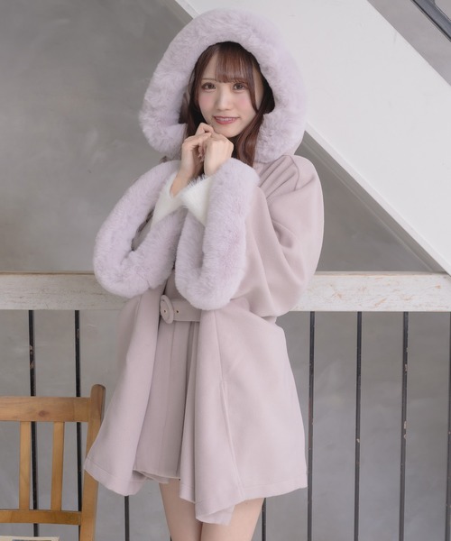 couture BY ROJITA(クチュールバイロジータ)の「ファーケープコート(その他アウター・レディース・ピンク/ホワイト/ブラック・FREE)」の6枚目の写真
