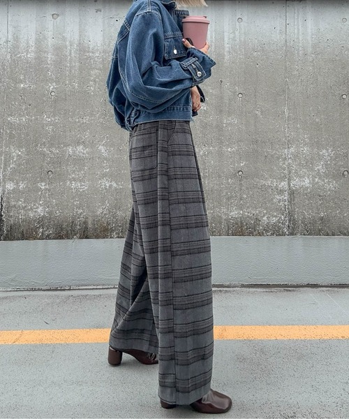CURA CLOSET(キュラ クローゼット)の「【hada_meguuu select】チェック柄ワイドパンツ(その他パンツ・レディース・ブラウン/ブルーグレー/グレー・M/L)」の9枚目の写真