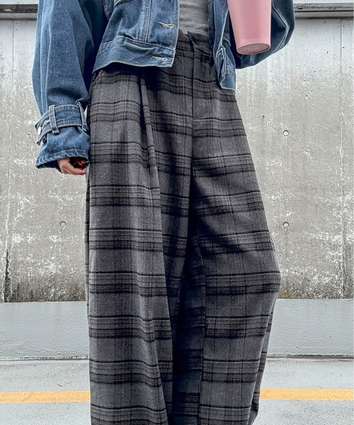 CURA CLOSET(キュラ クローゼット)の「【hada_meguuu select】チェック柄ワイドパンツ(その他パンツ・レディース・ブラウン/ブルーグレー/グレー・M/L)」の11枚目の写真