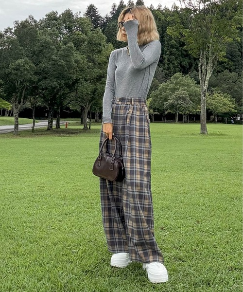 CURA CLOSET(キュラ クローゼット)の「【hada_meguuu select】チェック柄ワイドパンツ(その他パンツ・レディース・ブラウン/ブルーグレー/グレー・M/L)」の16枚目の写真