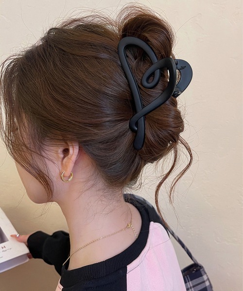 Miniministore（ミニミニストア）の「バンスクリップ 大きめ ヘアクリップ（バレッタ/ヘアクリップ・レディース・ブラック系2/オフホワイト/ブラック系1/ブラウン/キャメル/ピンク・FREE）」の3枚目の写真
