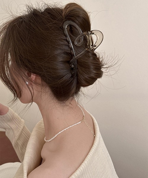 Miniministore（ミニミニストア）の「バンスクリップ 大きめ ヘアクリップ（バレッタ/ヘアクリップ・レディース・ブラック系2/オフホワイト/ブラック系1/ブラウン/キャメル/ピンク・FREE）」の4枚目の写真