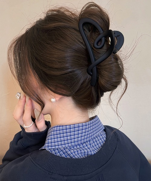 Miniministore（ミニミニストア）の「バンスクリップ 大きめ ヘアクリップ（バレッタ/ヘアクリップ・レディース・ブラック系2/オフホワイト/ブラック系1/ブラウン/キャメル/ピンク・FREE）」の10枚目の写真