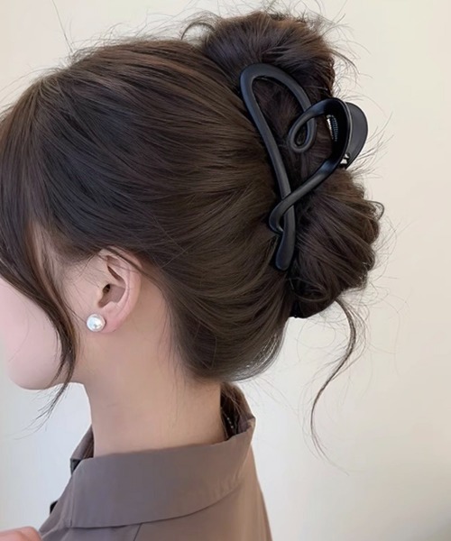 Miniministore（ミニミニストア）の「バンスクリップ 大きめ ヘアクリップ（バレッタ/ヘアクリップ・レディース・ブラック系2/オフホワイト/ブラック系1/ブラウン/キャメル/ピンク・FREE）」の11枚目の写真