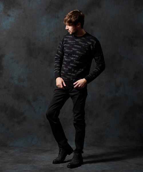 HIDEAWAYS NICOLE（ハイダウェイニコル）の「カモフラブリスタージャカードクルーネックニット（ニット/セーター・メンズ・ホワイト×ライトグレー/ブラック×グレー/ブラック×ホワイト・MEDIUM/LARGE/X-LARGE）」の6枚目の写真