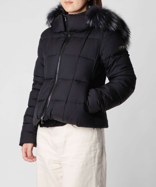 TATRAS（タトラス）の「TATRAS AVECI DOWN JACKET タトラス アヴィーチ ショート ダウンジャケット（ダウンジャケット/コート・レディース・ブラック/ネイビー・3/4）」の2枚目の写真