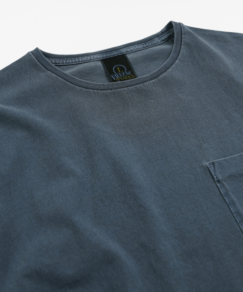 FRIZMWORKS(フリズムワークス)の「COVER STITCH PIGMENT DYEING TEE _ NAVY(Tシャツ/カットソー・メンズ・その他・MEDIUM/LARGE/SMALL)」の3枚目の写真