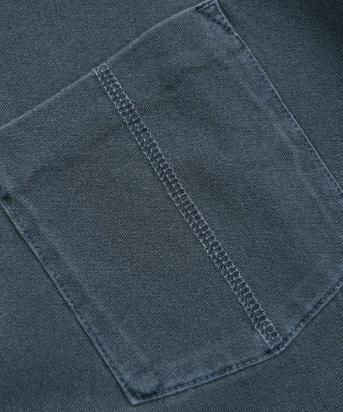 FRIZMWORKS(フリズムワークス)の「COVER STITCH PIGMENT DYEING TEE _ NAVY(Tシャツ/カットソー・メンズ・その他・MEDIUM/LARGE/SMALL)」の4枚目の写真