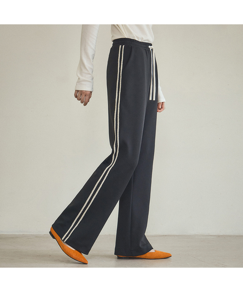 VANONE ATELIER(バノンアトリエ)の「P3208 レーストラックパンツ_ブラック(スウェットパンツ・レディース・ブラック・SMALL/MEDIUM)」の1枚目の写真