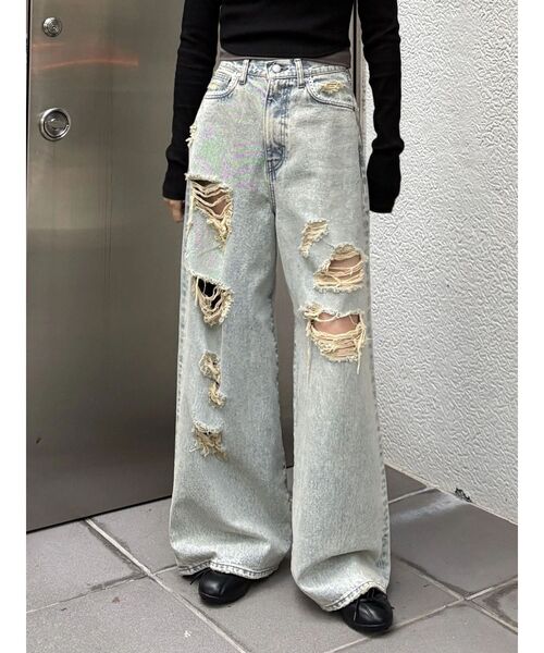 EMODA(エモダ)の「バルキーワイドハイウエストクラッシュジーンズ(デニムパンツ・レディース・ライトブルー/インディゴブルー・X-SMALL/SMALL/MEDIUM)」の10枚目の写真