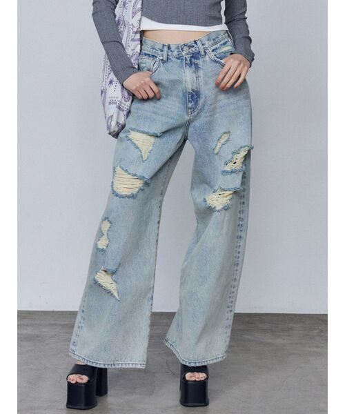 EMODA(エモダ)の「バルキーワイドハイウエストクラッシュジーンズ(デニムパンツ・レディース・ライトブルー/インディゴブルー・X-SMALL/SMALL/MEDIUM)」の12枚目の写真