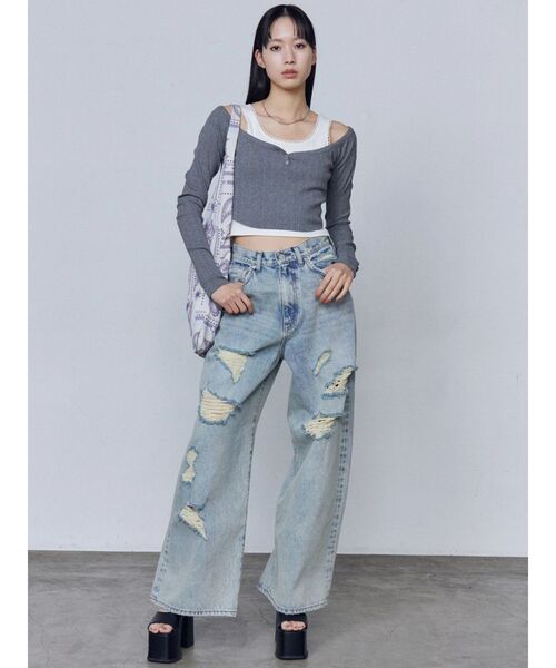 EMODA(エモダ)の「バルキーワイドハイウエストクラッシュジーンズ(デニムパンツ・レディース・ライトブルー/インディゴブルー・X-SMALL/SMALL/MEDIUM)」の13枚目の写真