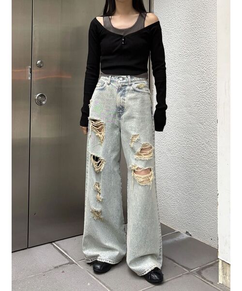 EMODA(エモダ)の「バルキーワイドハイウエストクラッシュジーンズ(デニムパンツ・レディース・ライトブルー/インディゴブルー・X-SMALL/SMALL/MEDIUM)」の14枚目の写真