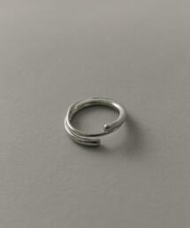 SMELLY（スメリー）の「ステンレスニュアンスクロスリング（リング）」