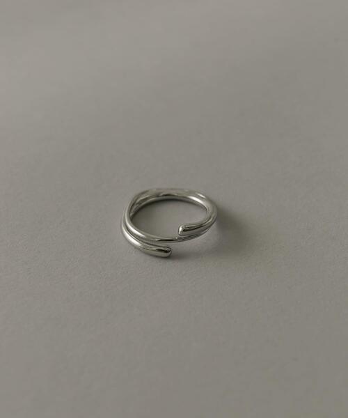SMELLY（スメリー）の「ステンレスニュアンスクロスリング（リング・メンズ・シルバー・18）」の2枚目の写真