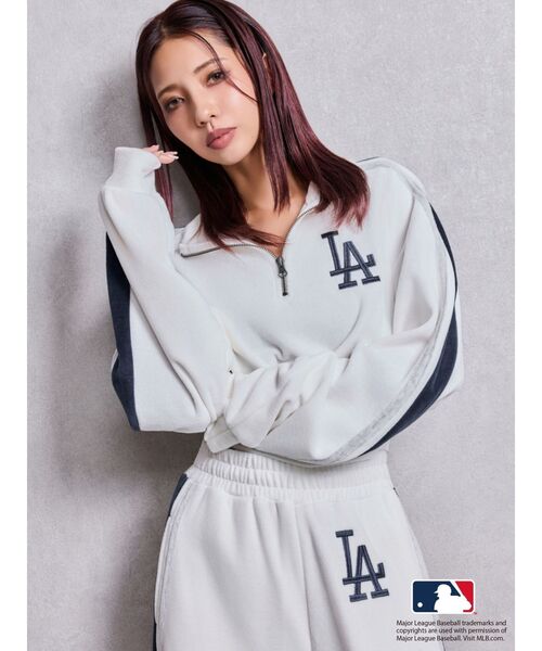 MLB（メジャーリーグベースボール）の「GYDA［MLB］2ラインハーフZIPショートトップス（Tシャツ/カットソー・レディース・ブラック/オフホワイト/ブラウン・FREE）」の4枚目の写真