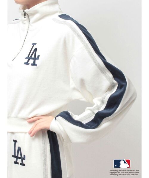 MLB（メジャーリーグベースボール）の「GYDA［MLB］2ラインハーフZIPショートトップス（Tシャツ/カットソー・レディース・ブラック/オフホワイト/ブラウン・FREE）」の20枚目の写真