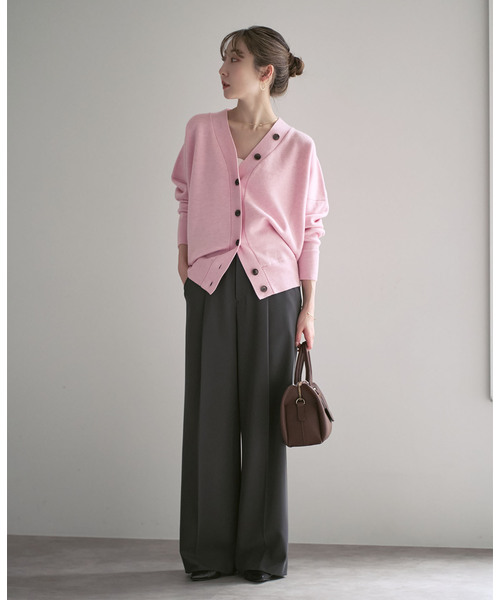 Noble(ノーブル)の「《追加》Vネックドルマンカーディガン(カーディガン/ボレロ・レディース・ブラウン/ベージュ/ピンク系その他・FREE)」の14枚目の写真