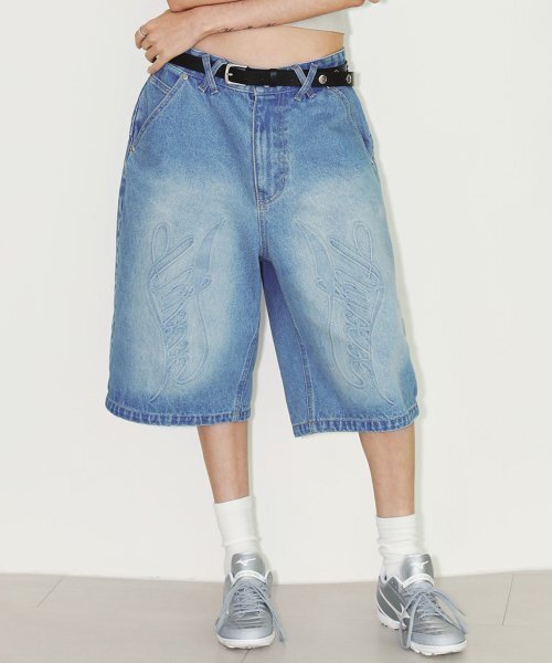 EMBOSSED DENIM HALF PANTS LIGHT BLUE