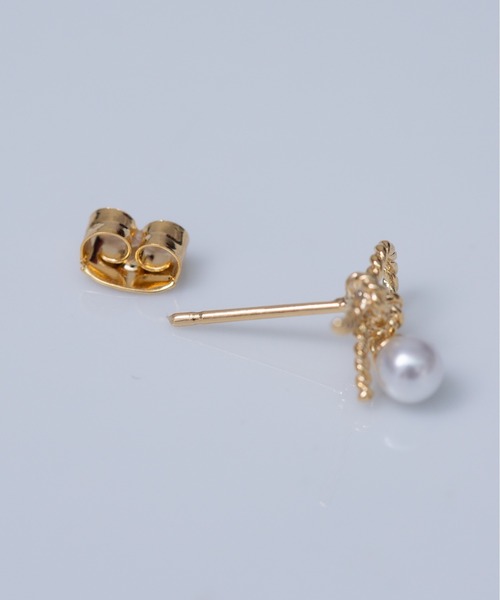 TONE SELECT GOODS(トーンセレクトグッズ)の「【Peony/ピオニー】/アクリルパール ボウリボンピアス(ピアス(両耳用)・レディース・シルバー/ゴールド・FREE)」の10枚目の写真