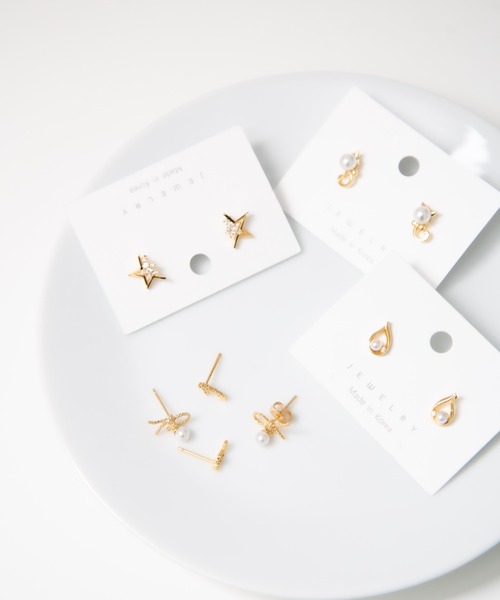 TONE SELECT GOODS(トーンセレクトグッズ)の「【Peony/ピオニー】/アクリルパール ボウリボンピアス(ピアス(両耳用)・レディース・シルバー/ゴールド・FREE)」の3枚目の写真