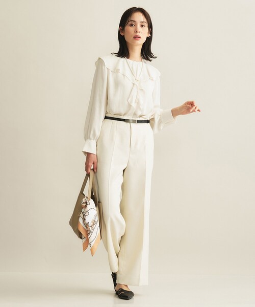 INDIVI（インディヴィ）の「【洗える／セレモニー】ラッフルサテンブラウス（シャツ/ブラウス・レディース・オフホワイト/ライトグレー・19/15 /13/05/40/38/36）」の5枚目の写真