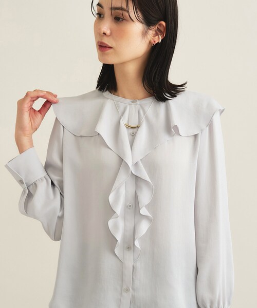 INDIVI（インディヴィ）の「【洗える／セレモニー】ラッフルサテンブラウス（シャツ/ブラウス・レディース・オフホワイト/ライトグレー・19/15 /13/05/40/38/36）」の8枚目の写真
