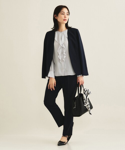 INDIVI（インディヴィ）の「【洗える／セレモニー】ラッフルサテンブラウス（シャツ/ブラウス・レディース・オフホワイト/ライトグレー・19/15 /13/05/40/38/36）」の10枚目の写真